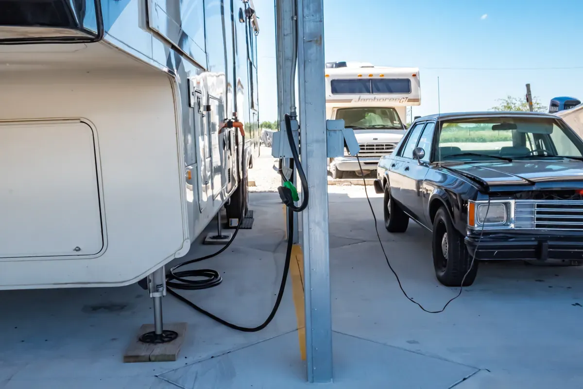 Electric Plug for RV